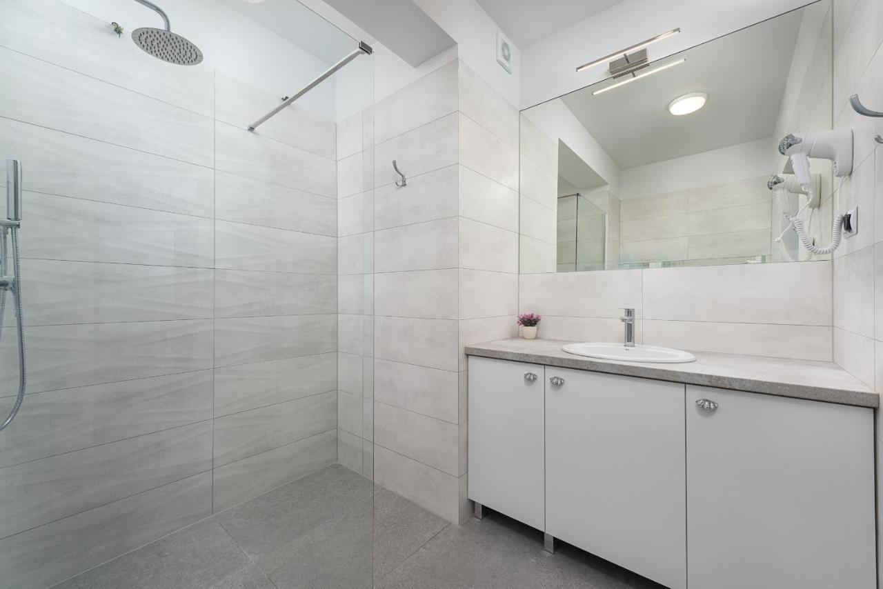 Roza Baltyku - Apartamenty I Pokoje A Debki Exterior photo